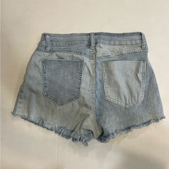 Rewash High Rise Distressed Two Toned Denim Jean Shorts Size 3/26 - Picture 2 of 7